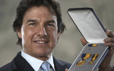 TOM CRUISE ES RECONOCIDO CON EL MÁXIMO HONOR DE LA MARINA DE EU POR SU TRABAJO EN ‘TOP GUN’